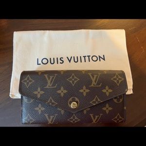 Authentic, Louis Vuitton Sarah Wallet, Monogram